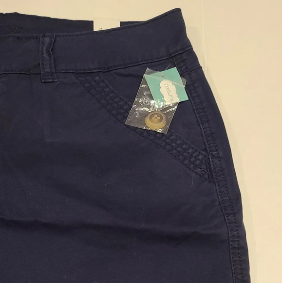 NWT Maurices Blue chino Shorts Women's sz.7/8 - Picture 2 of 10